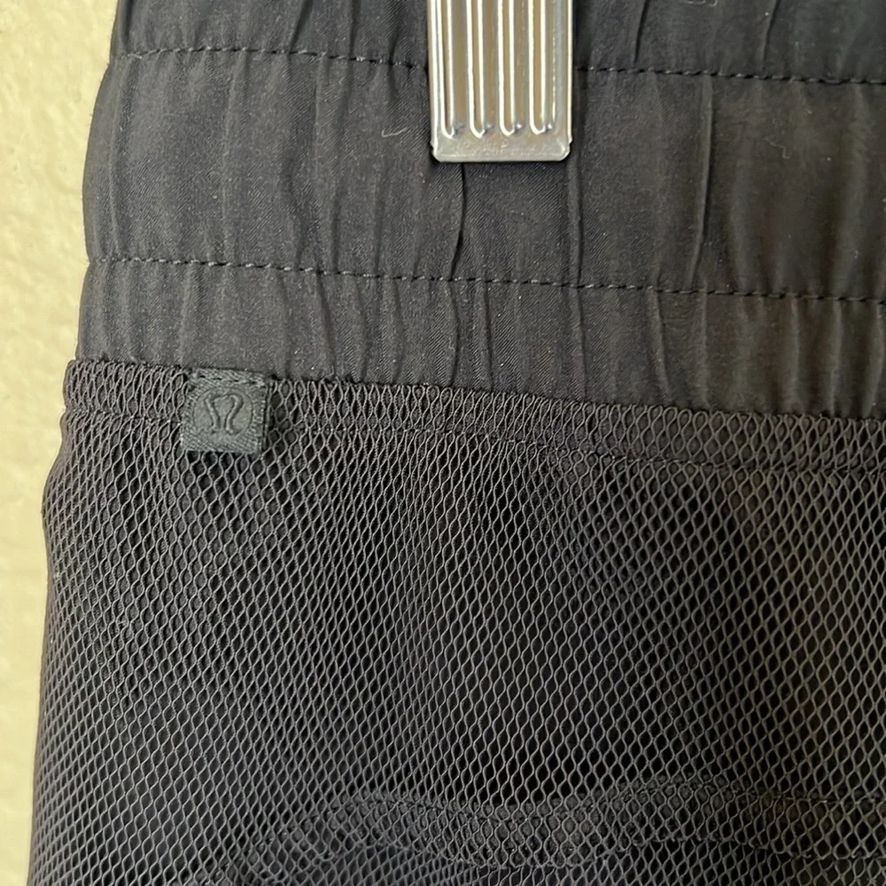 Lululemon black mesh overlay modern joggers